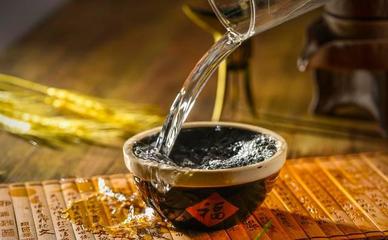 &ldquo;蘭陵美酒郁金香,玉碗盛來(lái)琥珀光&rdquo;:漫談中國(guó)千年酒文化